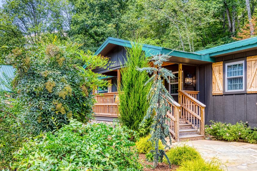 Lazy Creek Cottage